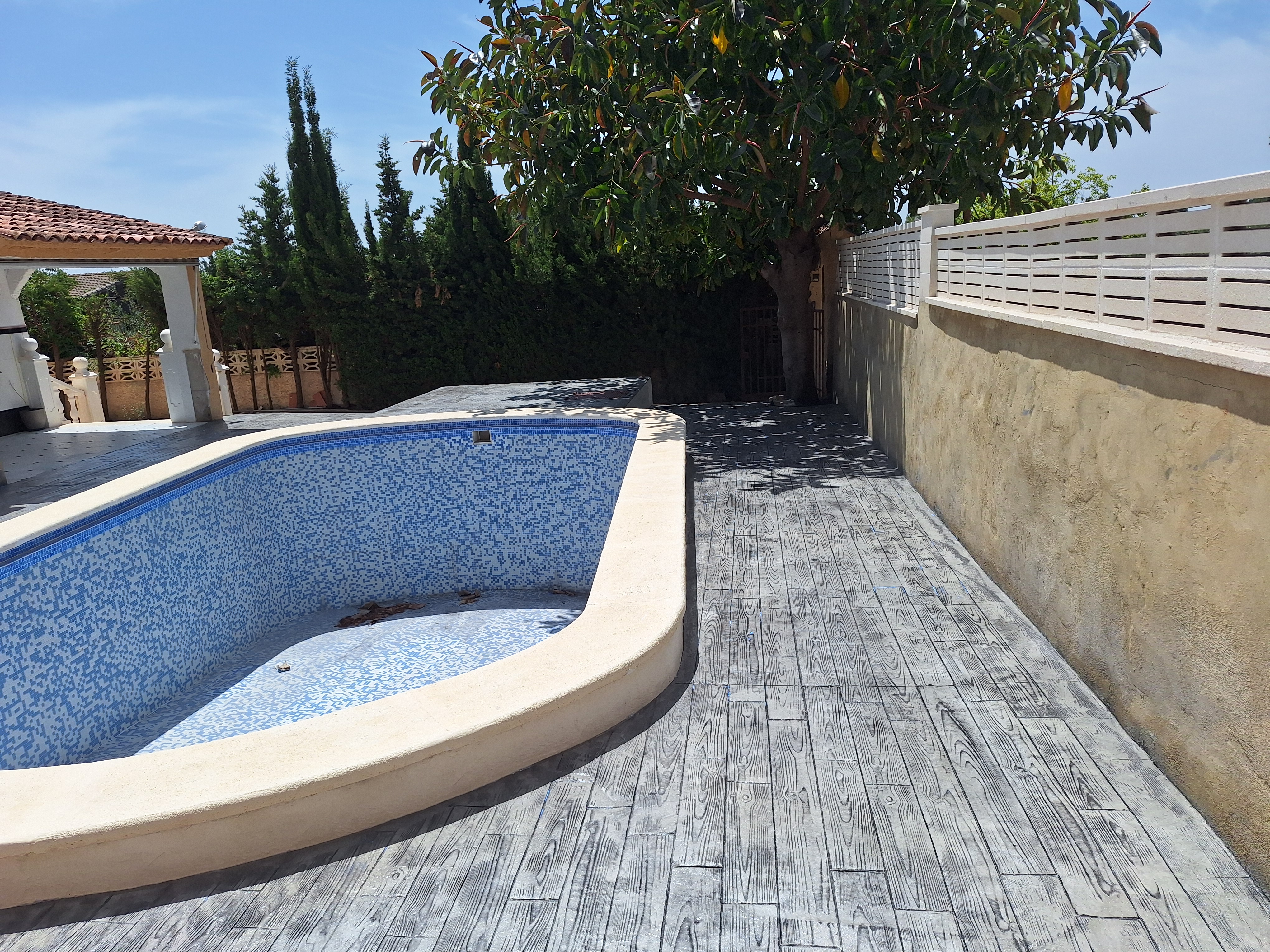 Hormigón impreso jardín 500m² Torrent Valencia - Proyecto real